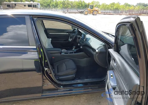 2021 Nissan Altima Sv Fwd z USA, uszkodzony, nr VIN 1N4BL4DV7MN331220